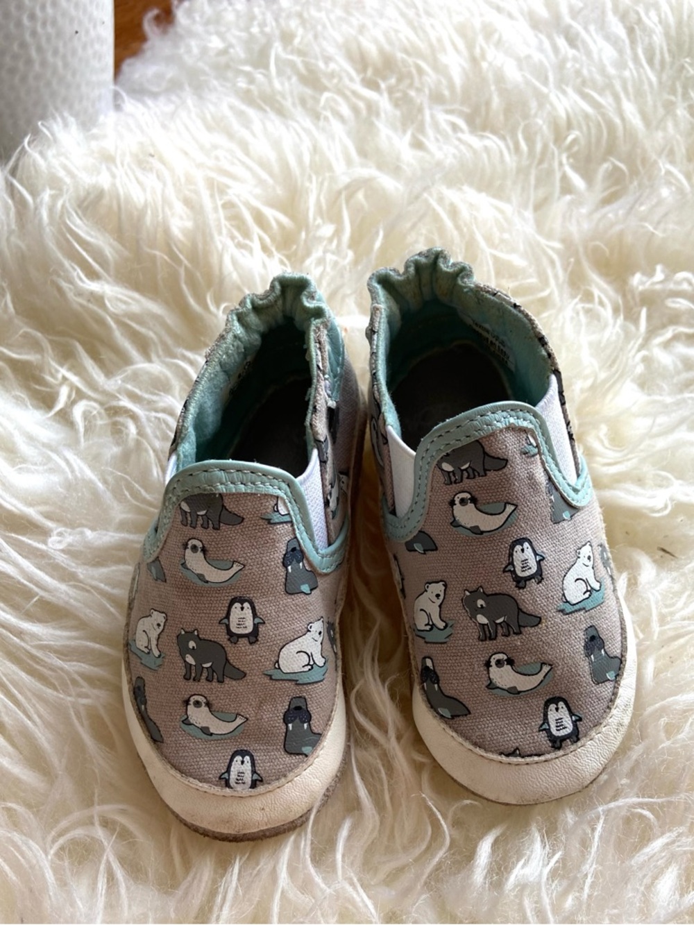 Robeez Arctic Animal Soft Sole Baby Shoes (6–12 Months) 🐧❄️